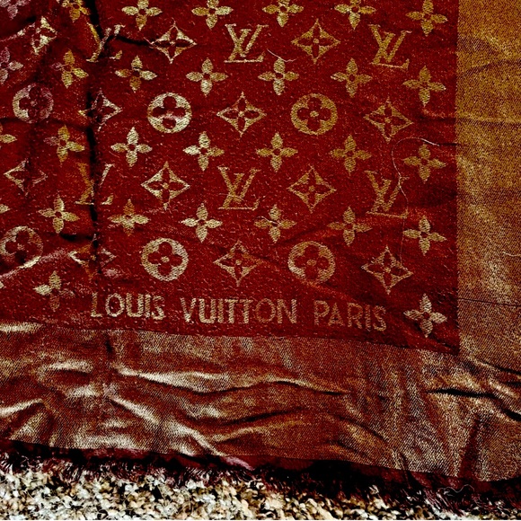 A Louis Classic - Picture 1 of 10